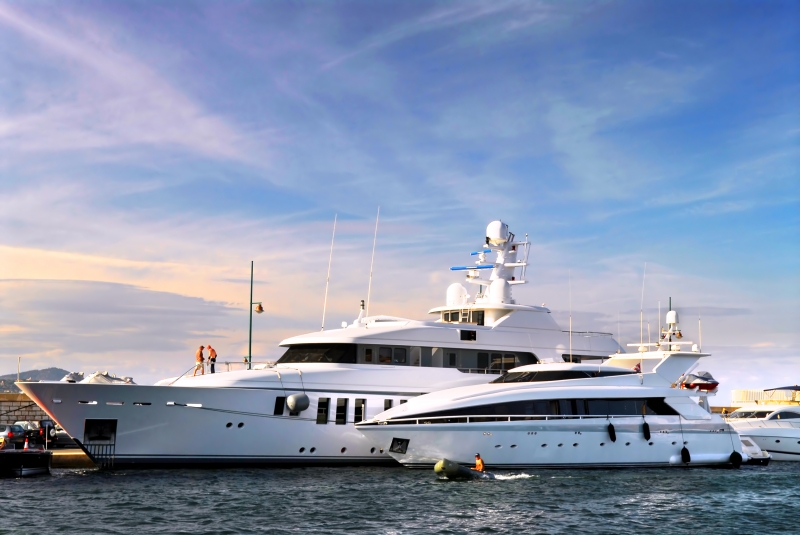 162678-luxury-yachts